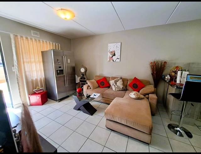 2 BEDROOM APARTMENT FOR SALE IN HEUWELOORD